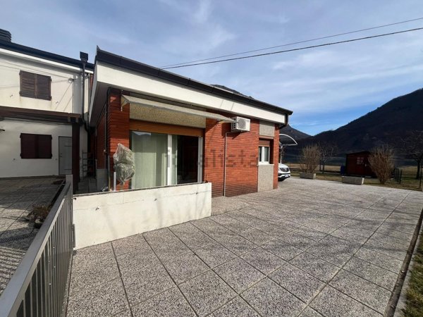 casa indipendente in vendita a Trasaghis
