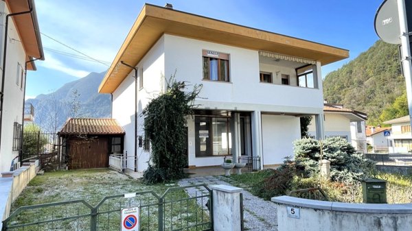 casa semindipendente in vendita a Trasaghis