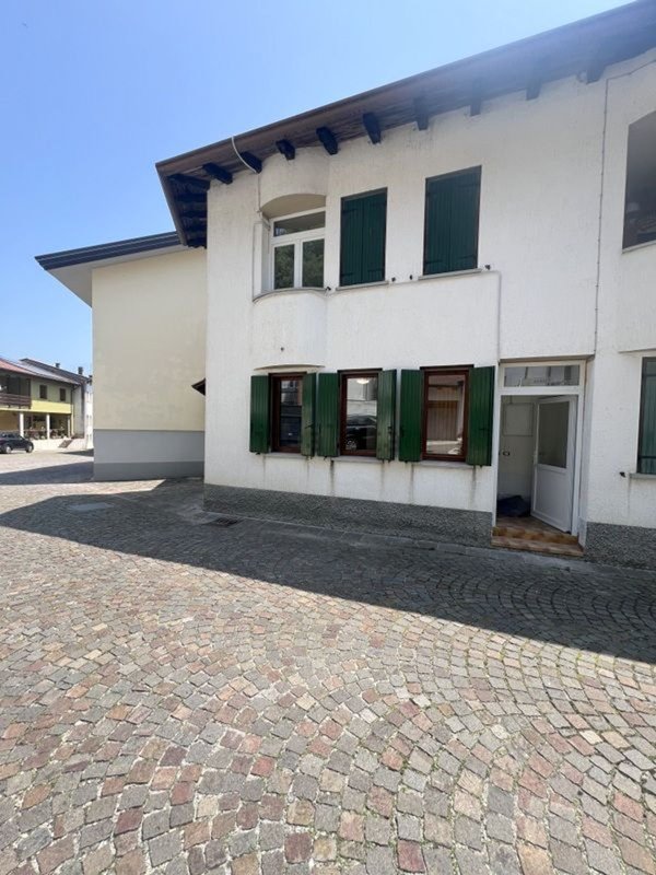 appartamento in vendita a Trasaghis in zona Peonis