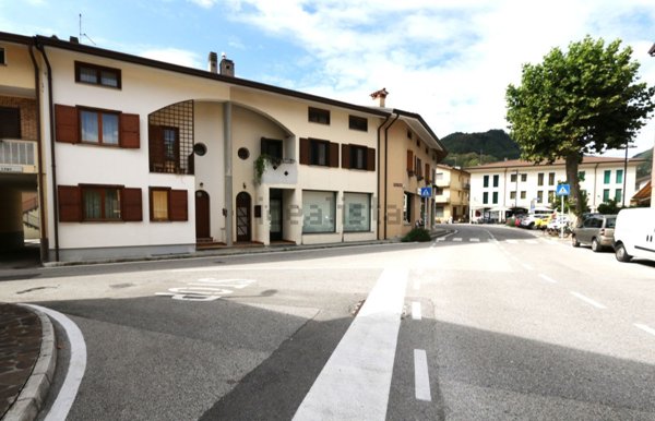 casa indipendente in vendita a Trasaghis in zona Alesso