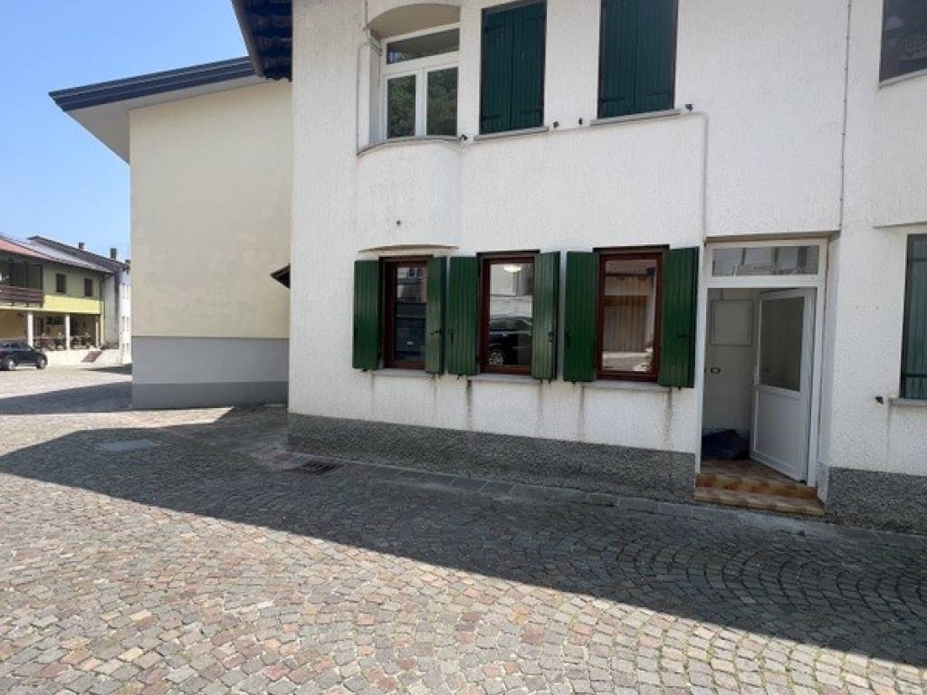 casa indipendente in vendita a Trasaghis in zona Peonis