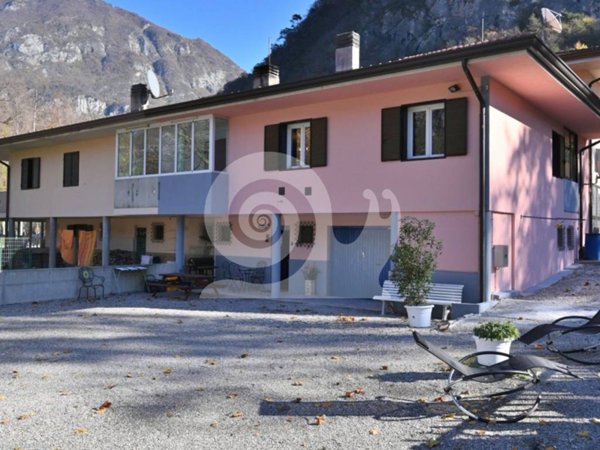 casa indipendente in vendita a Trasaghis