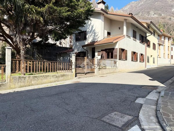 casa indipendente in vendita a Trasaghis in zona Peonis