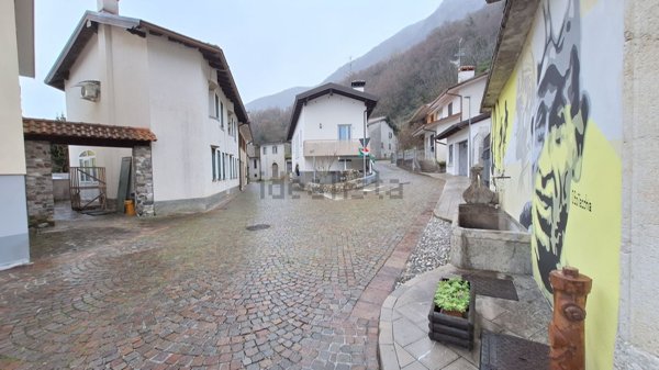 appartamento in vendita a Trasaghis in zona Peonis