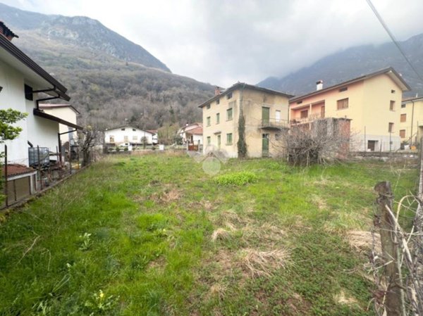 terreno agricolo in vendita a Trasaghis in zona Peonis