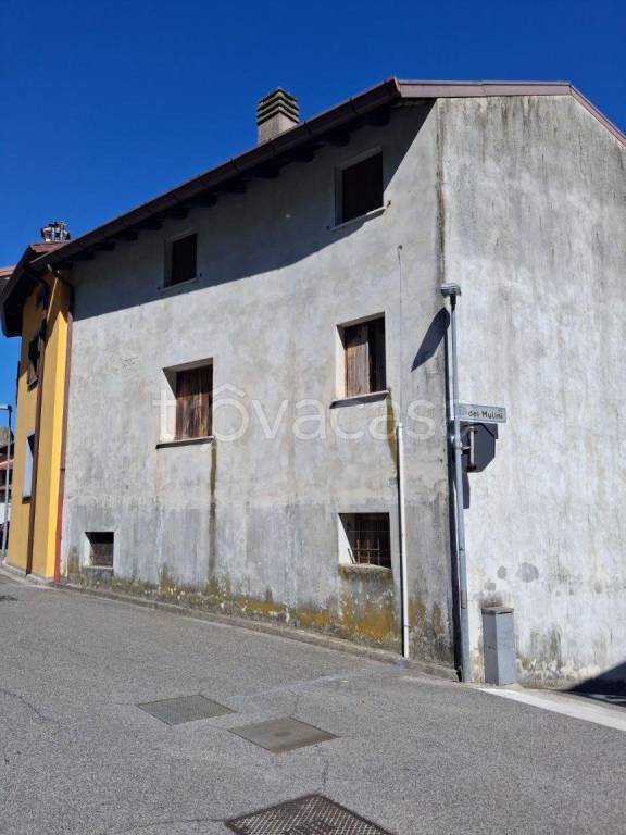 casa indipendente in vendita a Trasaghis in zona Peonis
