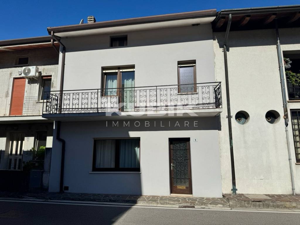 casa indipendente in vendita a Trasaghis in zona Alesso