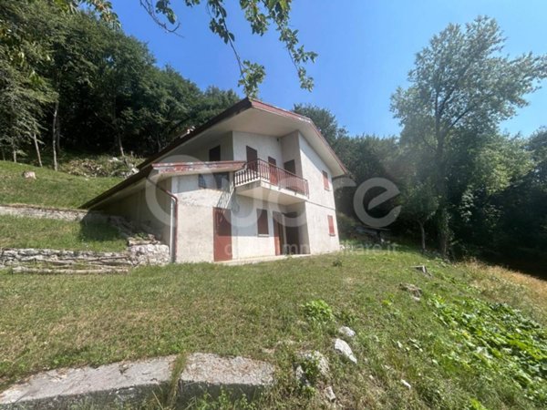 casa indipendente in vendita a Trasaghis