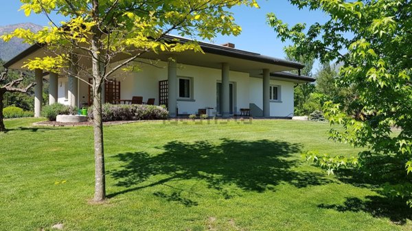 casa indipendente in vendita a Trasaghis in zona Avasinis