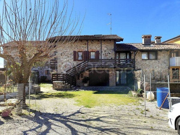 casa indipendente in vendita a Tricesimo in zona Leonacco