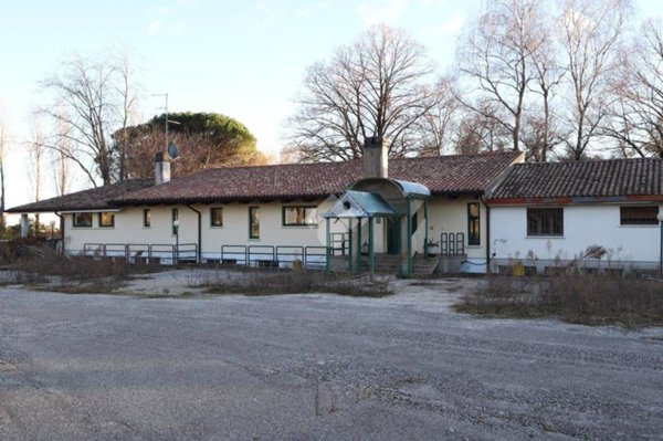 negozio in vendita a Tricesimo