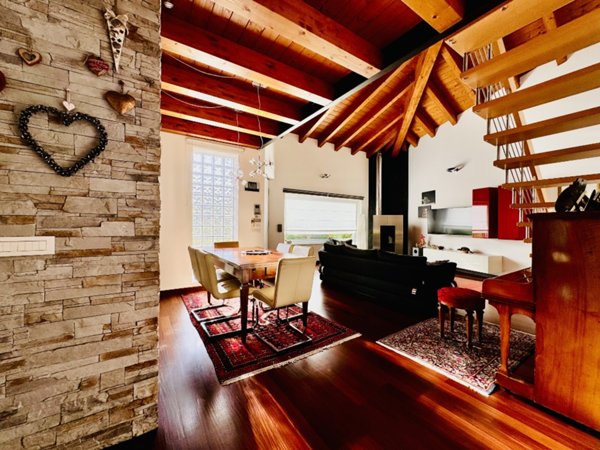 casa indipendente in vendita a Tricesimo in zona Leonacco