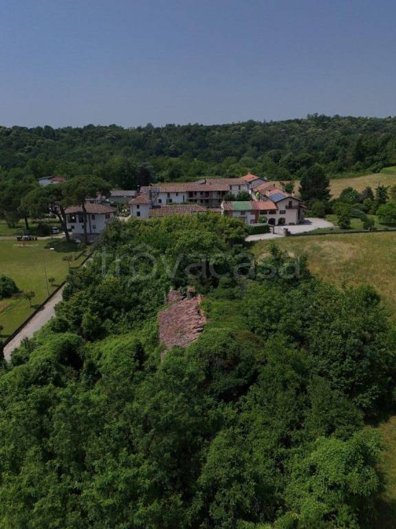 terreno edificabile in vendita a Tricesimo in zona Leonacco