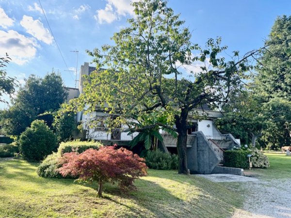 casa indipendente in vendita a Tricesimo in zona Leonacco