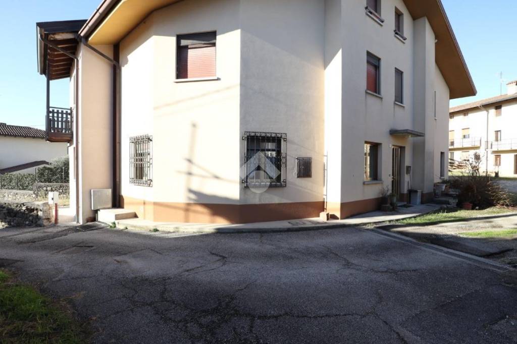 casa indipendente in vendita a Tricesimo in zona Ara Grande