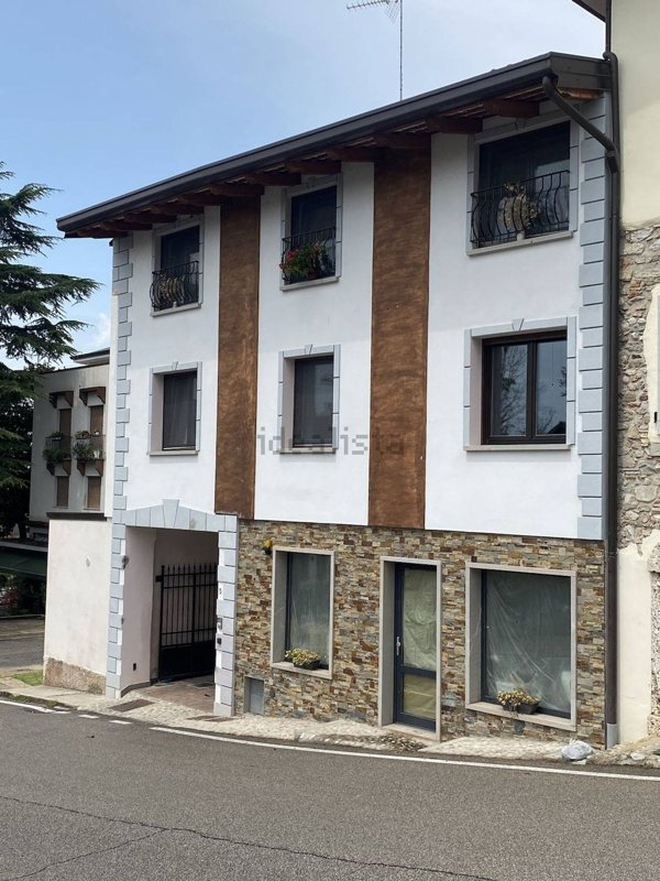 casa indipendente in vendita a Tricesimo