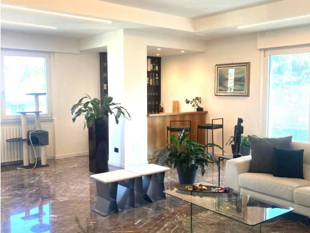 locale commerciale in vendita a Tricesimo