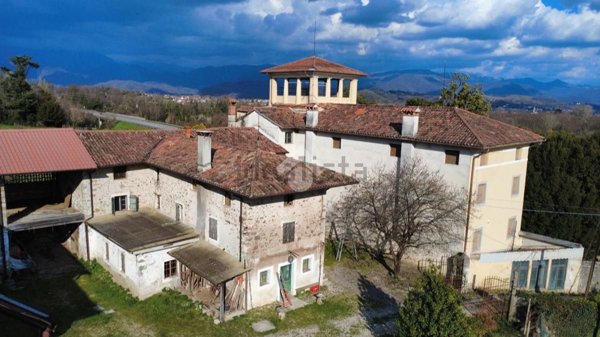 casale in vendita a Tricesimo in zona Fraelacco