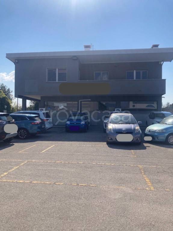 negozio in vendita a Tricesimo in zona Adorgnano