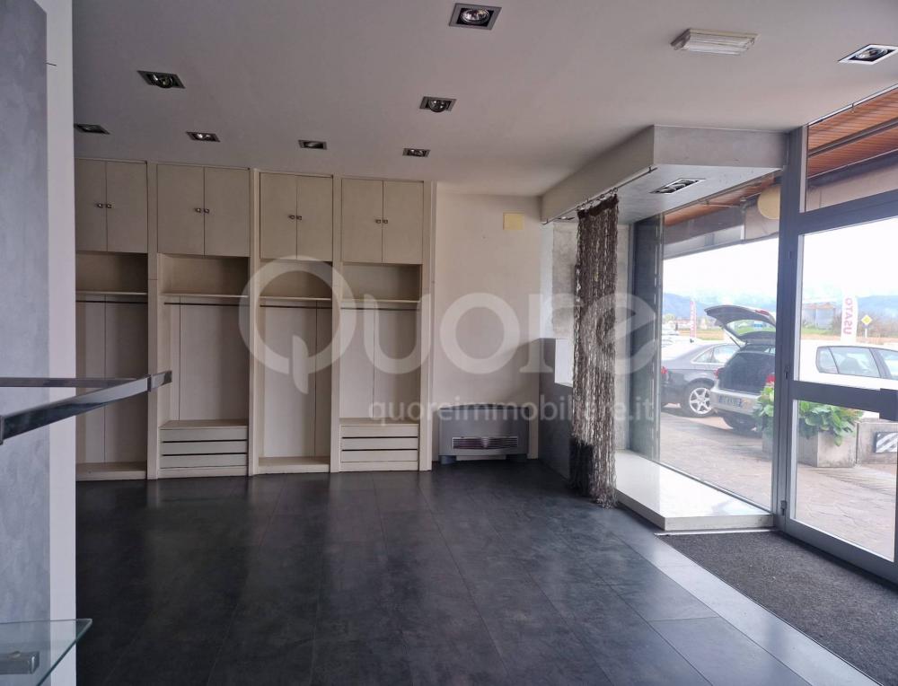 negozio in vendita a Tricesimo in zona Morena