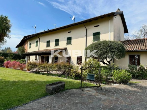 casa indipendente in vendita a Tricesimo in zona Luseriacco