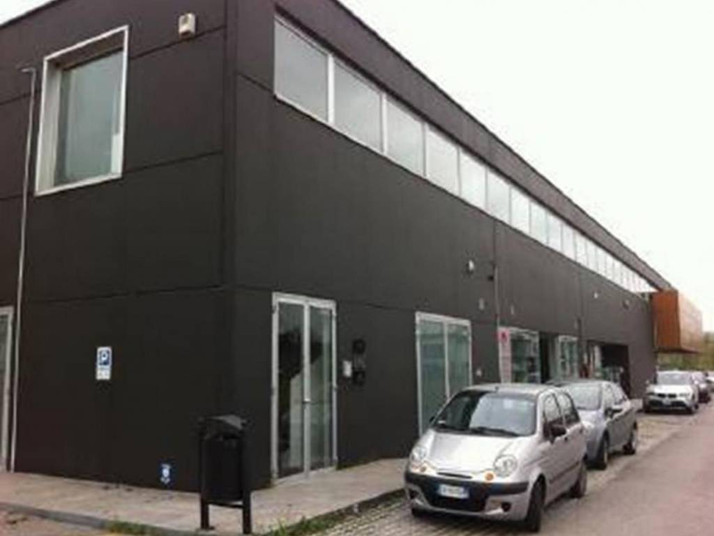 locale commerciale in vendita a Tricesimo in zona Adorgnano
