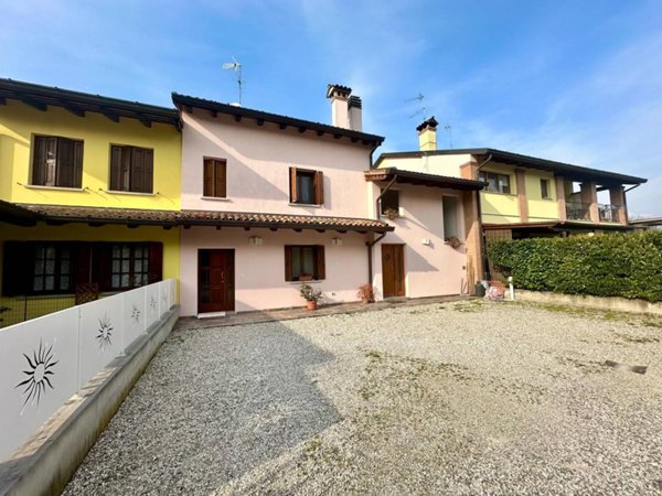 casa indipendente in vendita a Trivignano Udinese