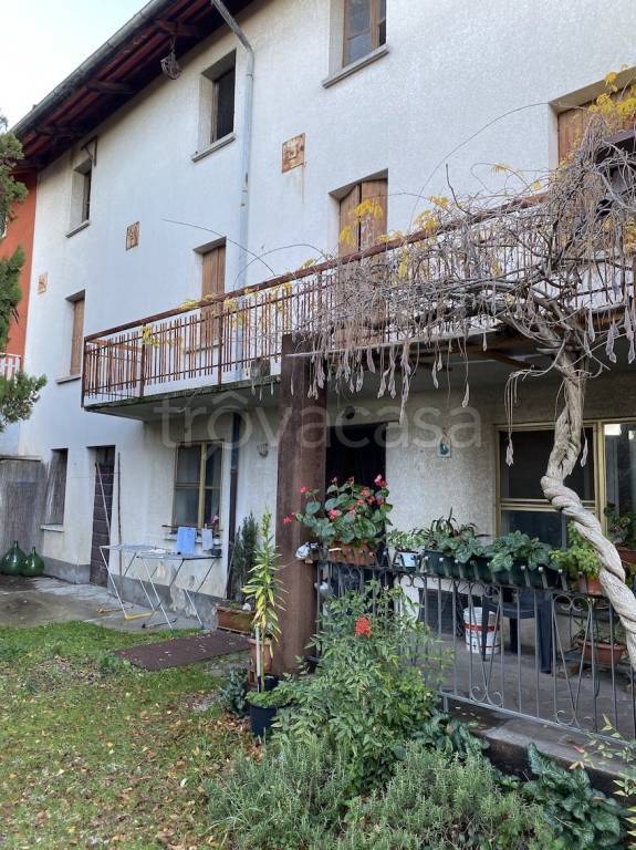 casa indipendente in vendita ad Udine in zona Beivars