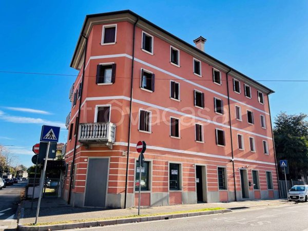 negozio in vendita ad Udine