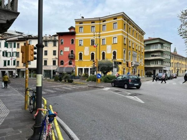 negozio in vendita ad Udine