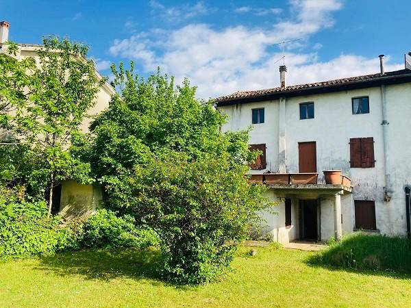 casa indipendente in vendita ad Udine in zona Rizzi