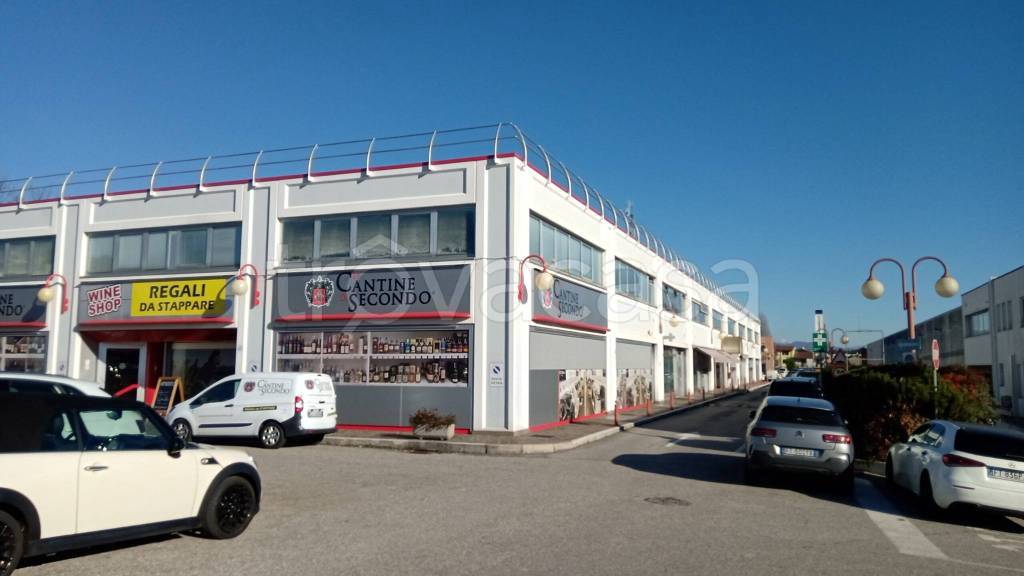 ufficio in vendita ad Udine in zona Vât