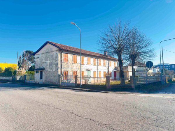 casa indipendente in vendita ad Udine in zona Vât
