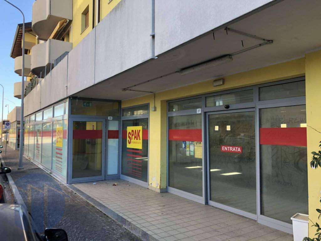 negozio in vendita ad Udine