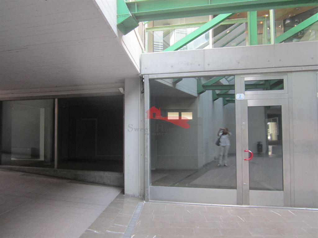 locale commerciale in vendita ad Udine