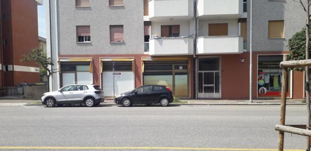 negozio in vendita ad Udine in zona Chiavris