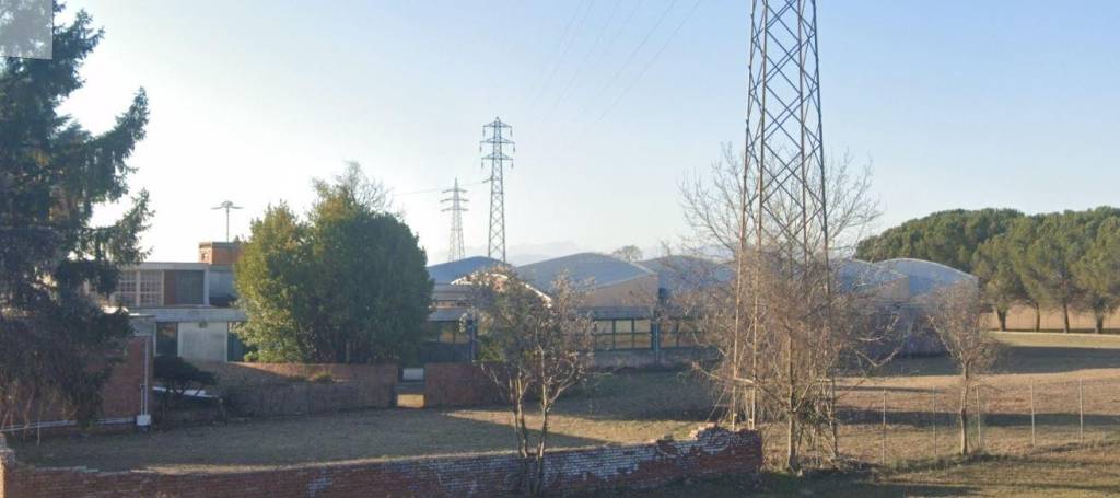 capannone in vendita ad Udine in zona Vât