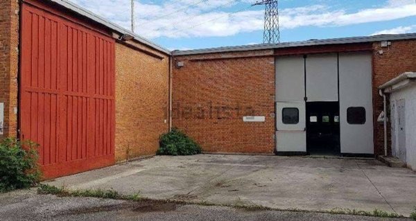 locale di sgombero in vendita ad Udine in zona Vât