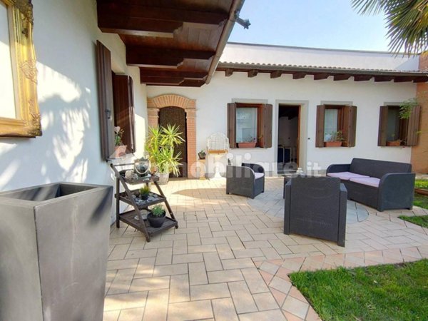 casa indipendente in vendita ad Udine in zona Paparotti