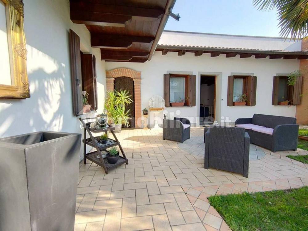 casa indipendente in vendita ad Udine in zona Paparotti