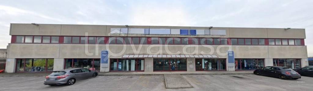 locale commerciale in vendita ad Udine in zona San Paolo/Sant'Osvaldo