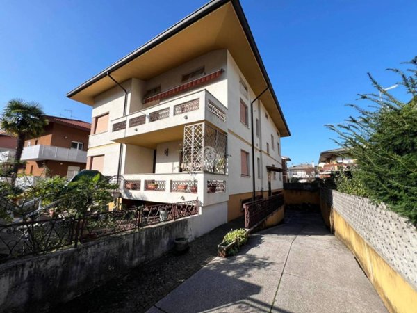 casa indipendente in vendita ad Udine in zona Cormor