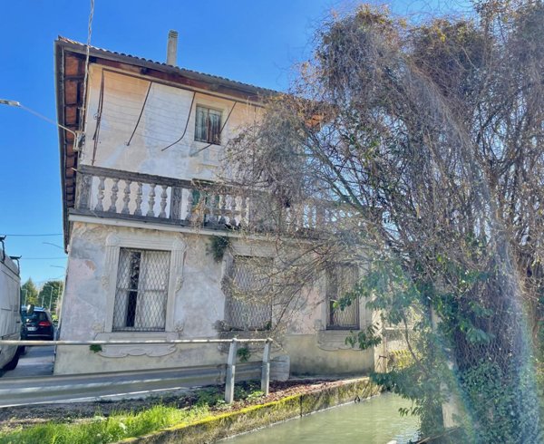 casa indipendente in vendita ad Udine in zona Cussignacco
