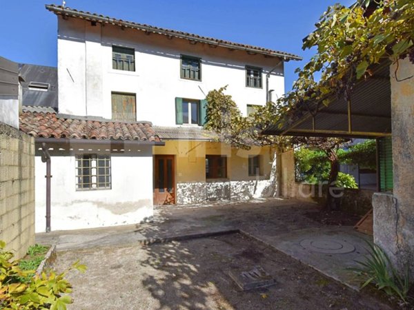 casa indipendente in vendita ad Udine in zona Laipacco