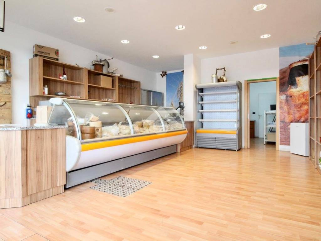 negozio in vendita ad Udine