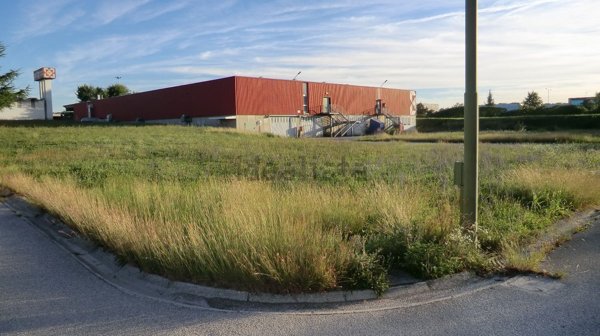 locale di sgombero in vendita ad Udine