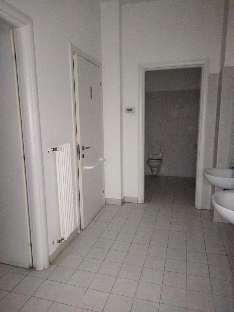 negozio in vendita ad Udine in zona Cussignacco