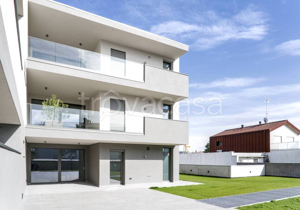 appartamento in vendita ad Udine in zona Vât