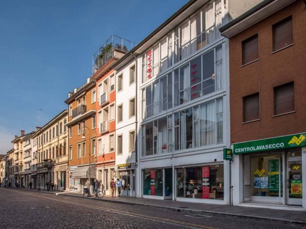intera palazzina in vendita ad Udine in zona Centro Storico