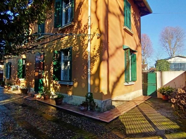 casa indipendente in vendita ad Udine in zona Vât